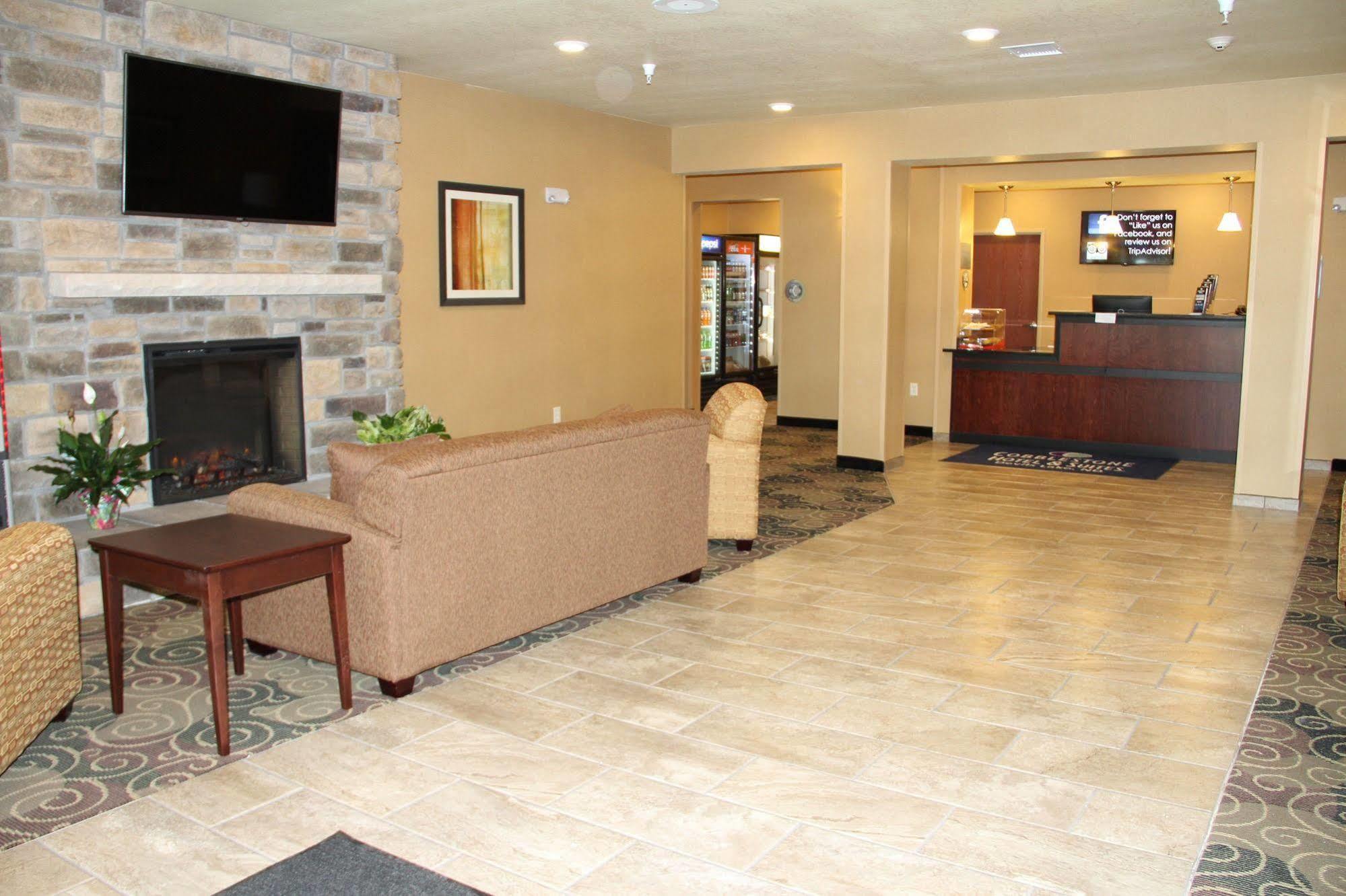 Cobblestone Hotel & Suites - ديفيلز ليك المظهر الخارجي الصورة